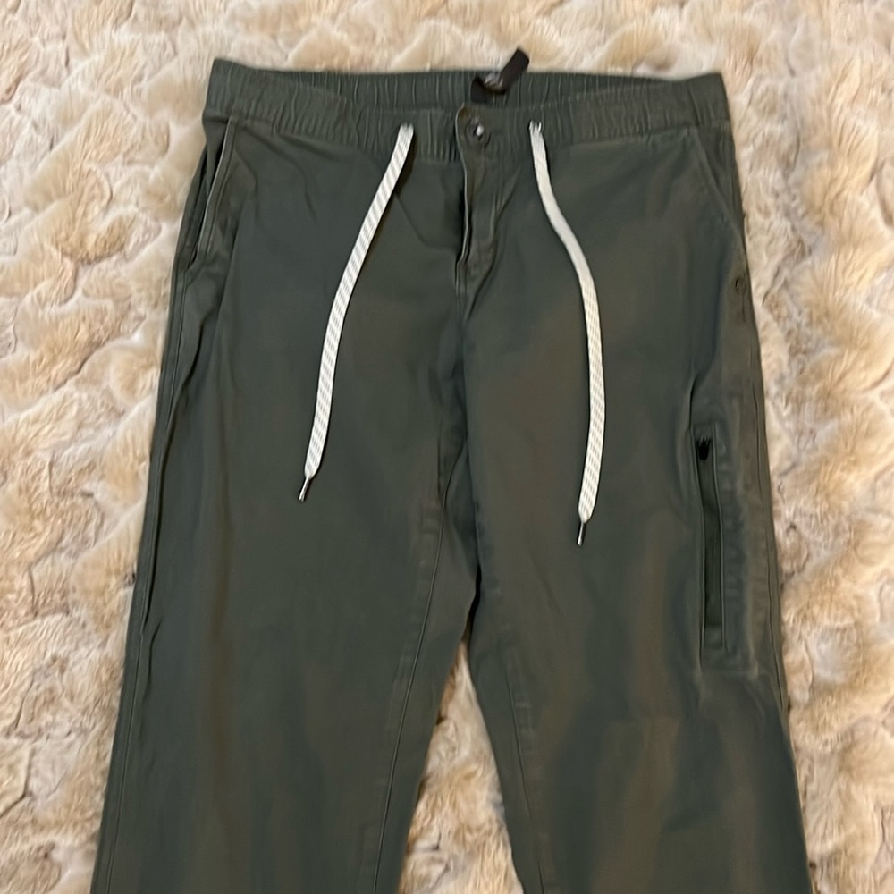 Vuori Ripstop Pants (M) in green